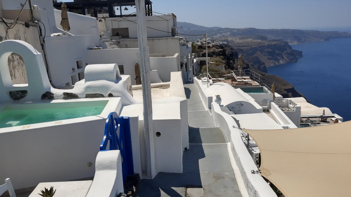 Vířivka se sloupem a výhledem ... pro kolemjdoucí