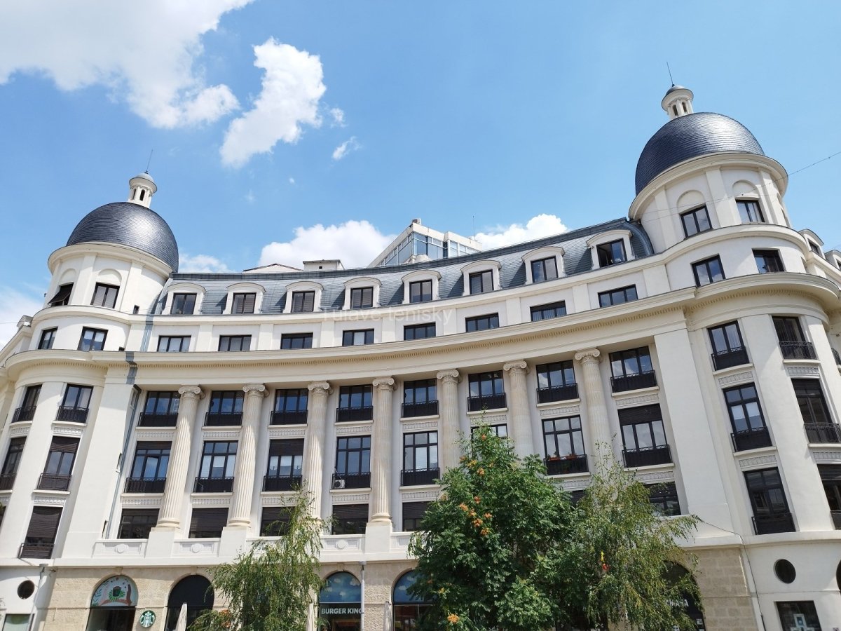 Budova na parížsky štýl