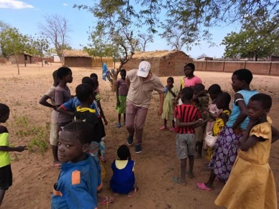 učím děti skákat českého panáka