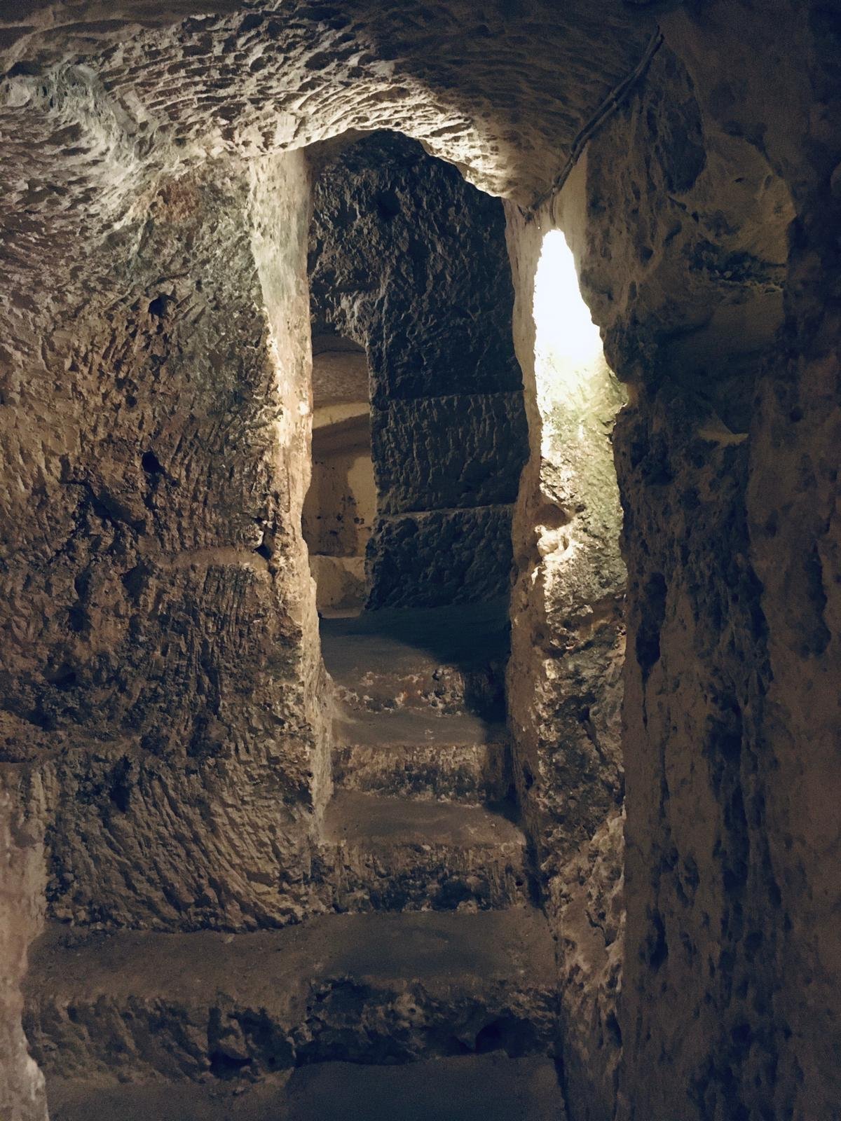Podzemní katakomby pod Rabatem