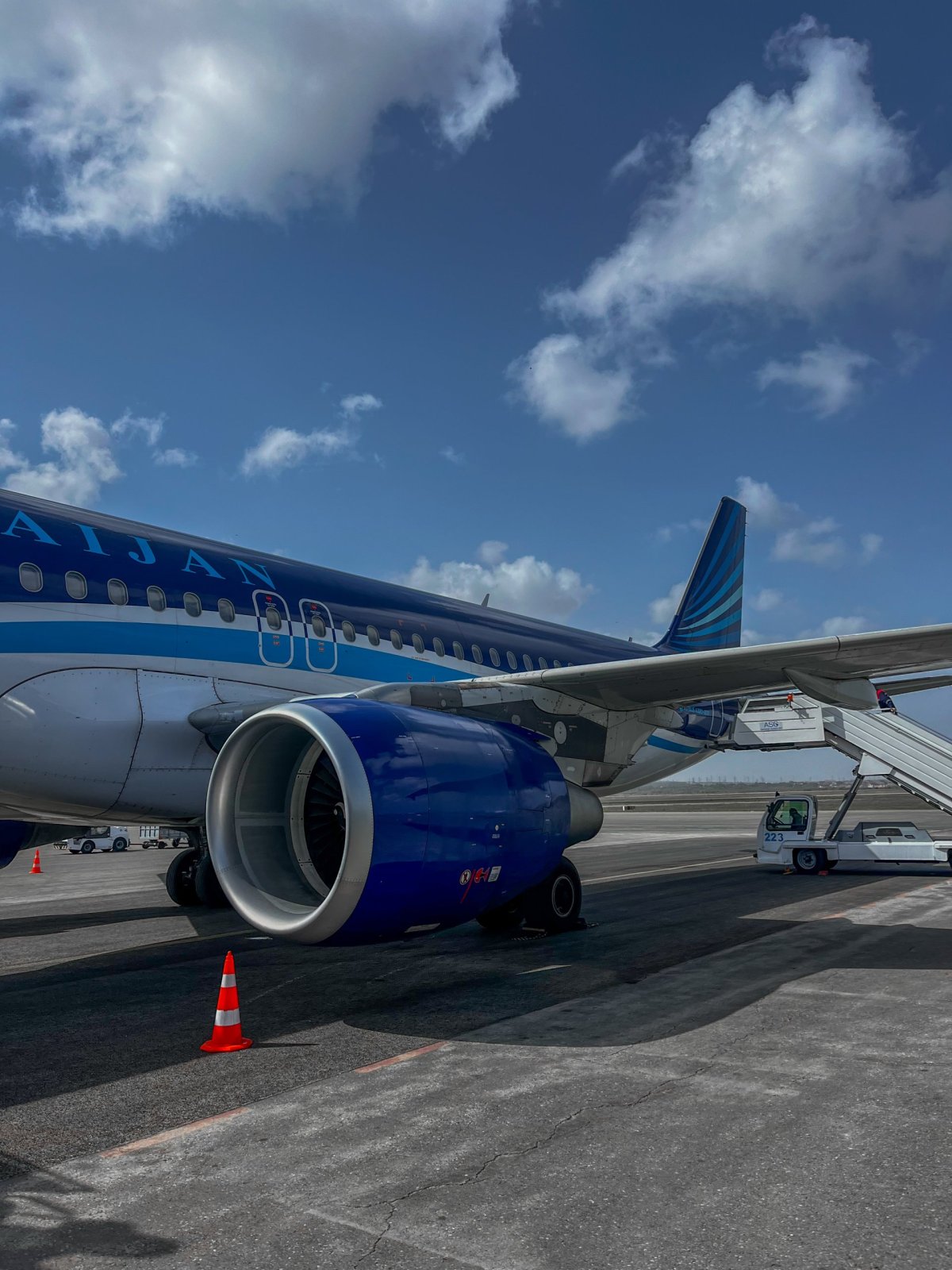 letadlo společnosti Azerbaijan Airlines