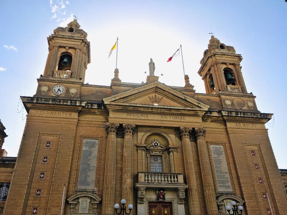 Bazilika Panny Marie vítězné v Senglee