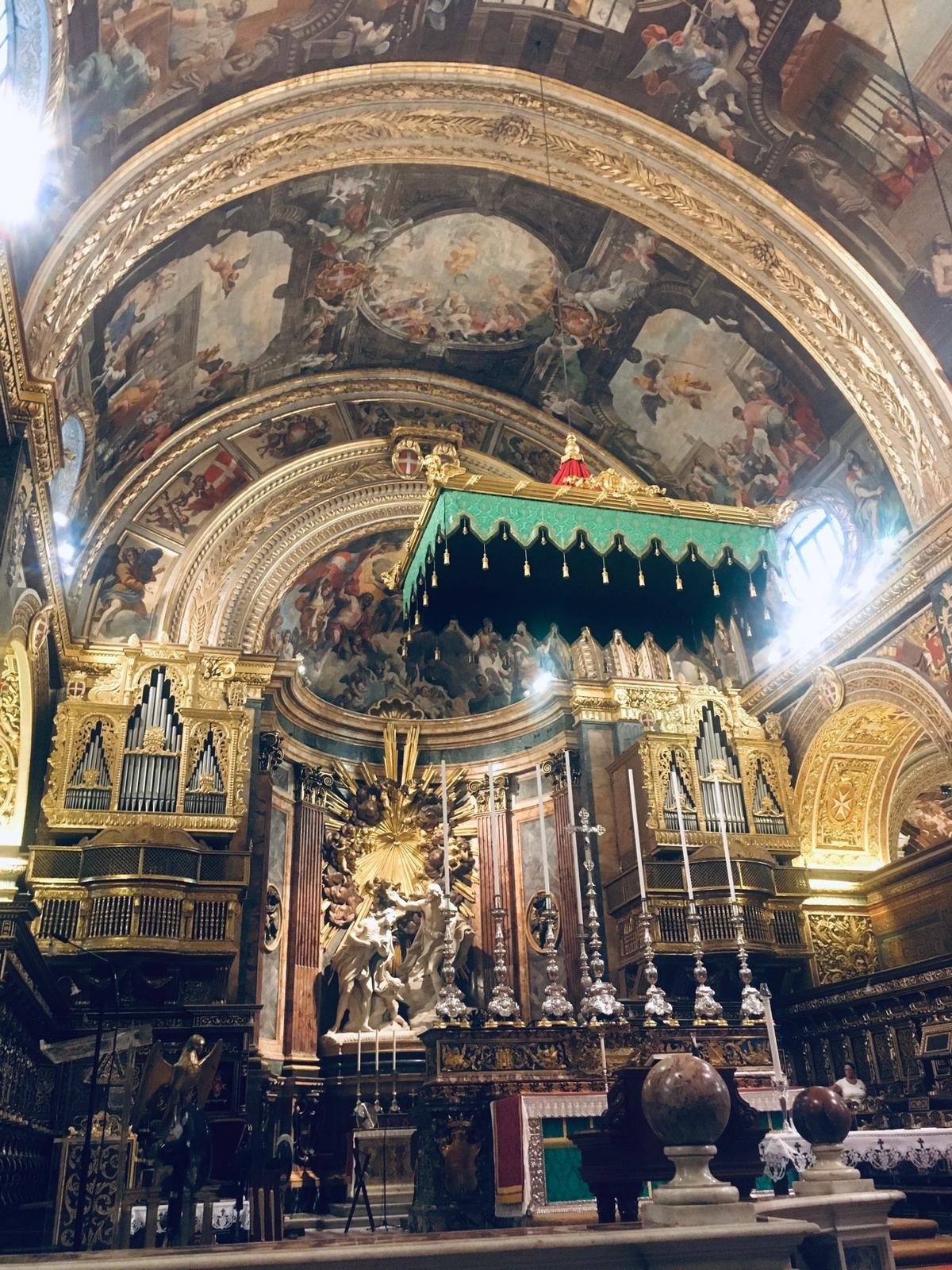 Interiér katedrály sv. Jana