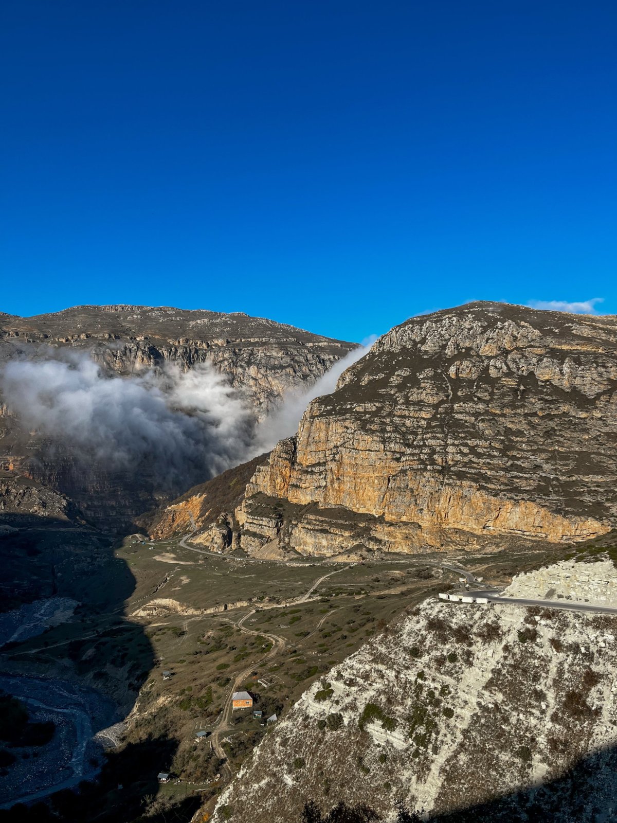 panoramata po cestě do vesnice Xinaliq
