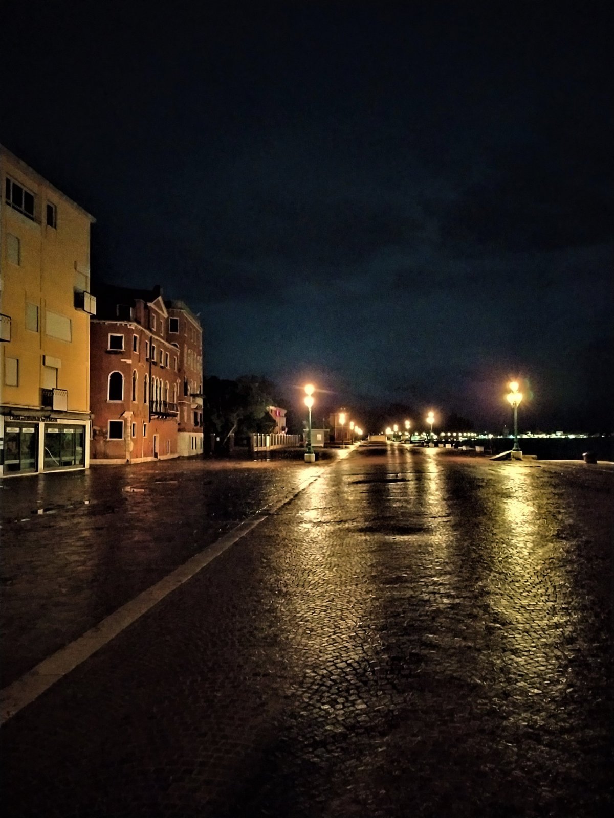 Půlnoc v Benátkách