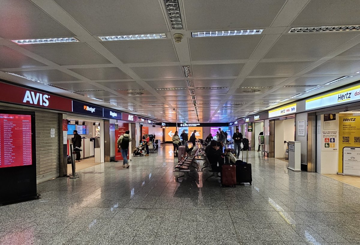 Autopůjčovny, terminál 1