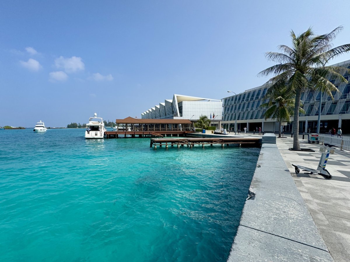 Terminál pro privátní lodě před vnitrostátním terminálem