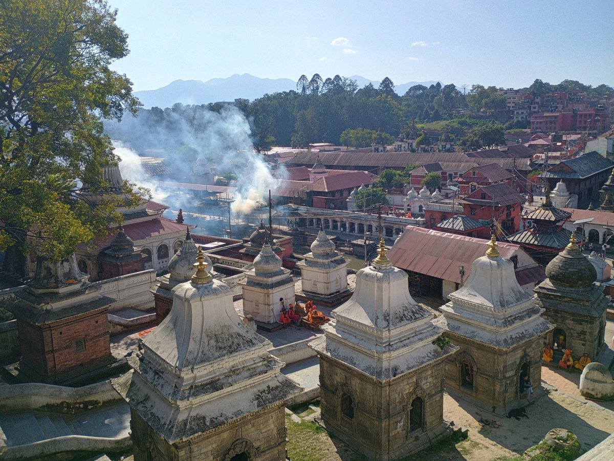 Kremace u řeky Bagmati