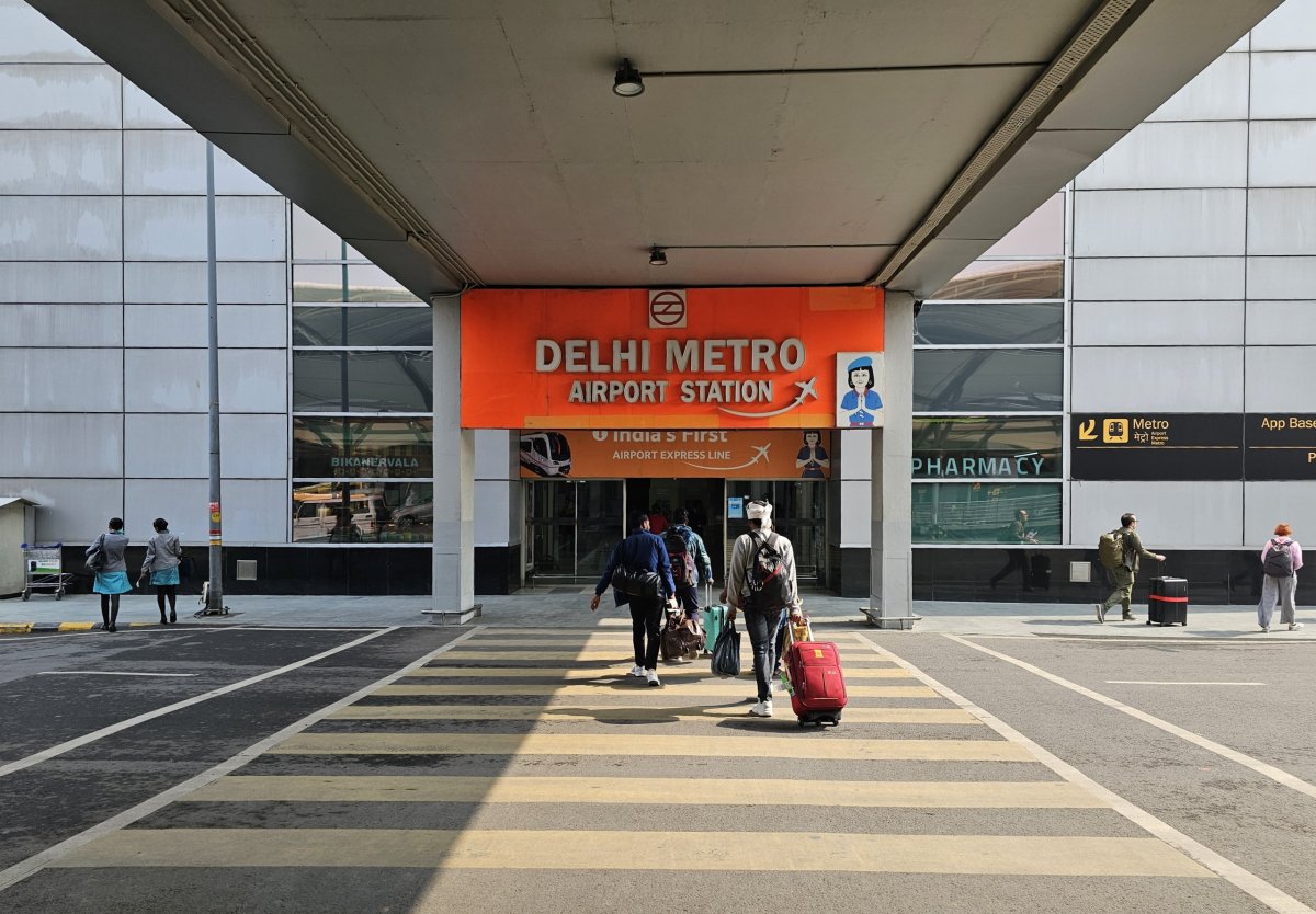 Vstup do stanice metra