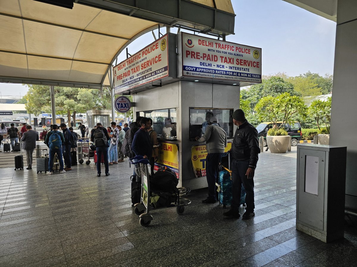 Předplacené taxi, terminál 2
