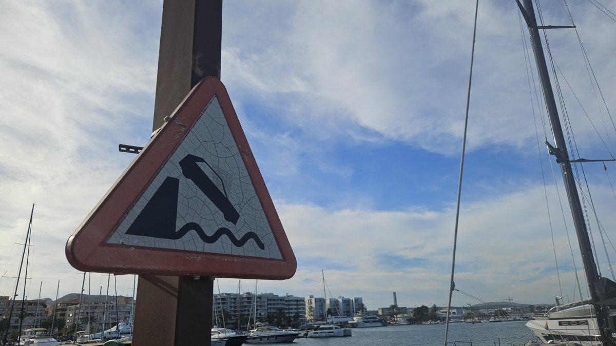 Při koupání pozor, padají auta