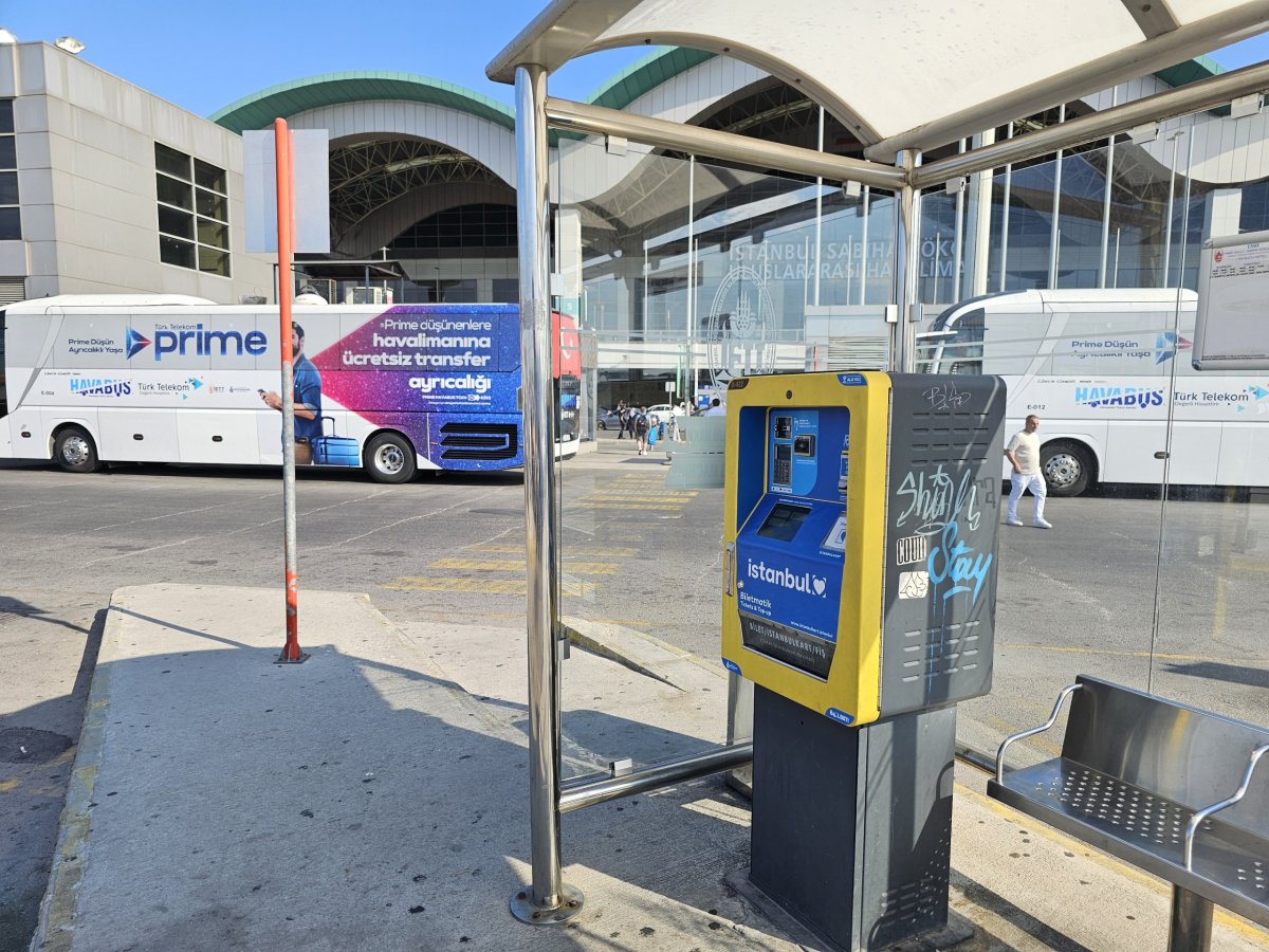 Automat na Istanbulkart, zastávka autobusu