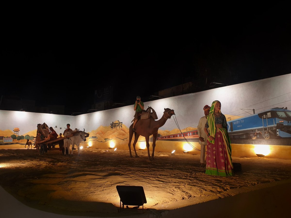 Jedinou poušť jsem nakonec viděl na nádraží v Bikáneru