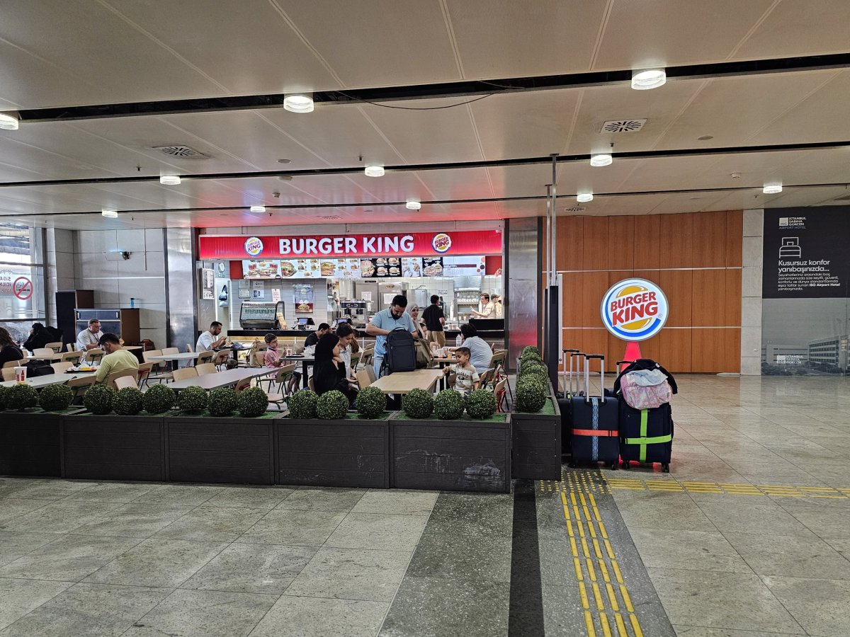 Burger King, příletová veřejná část