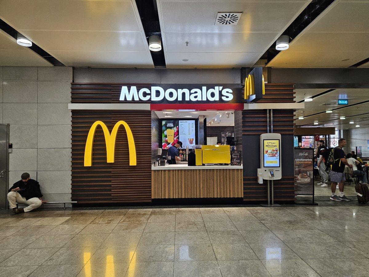 McDonald's, příletová veřejná část
