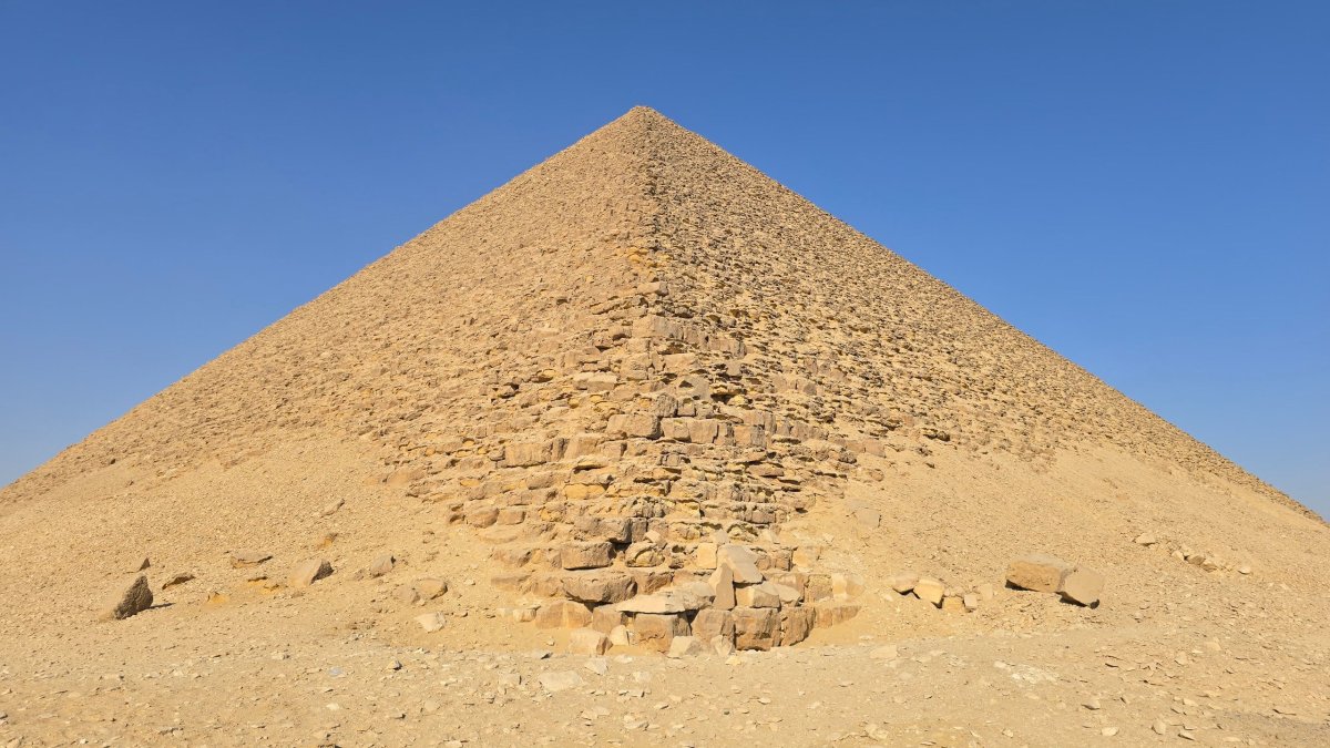 červená pyramida