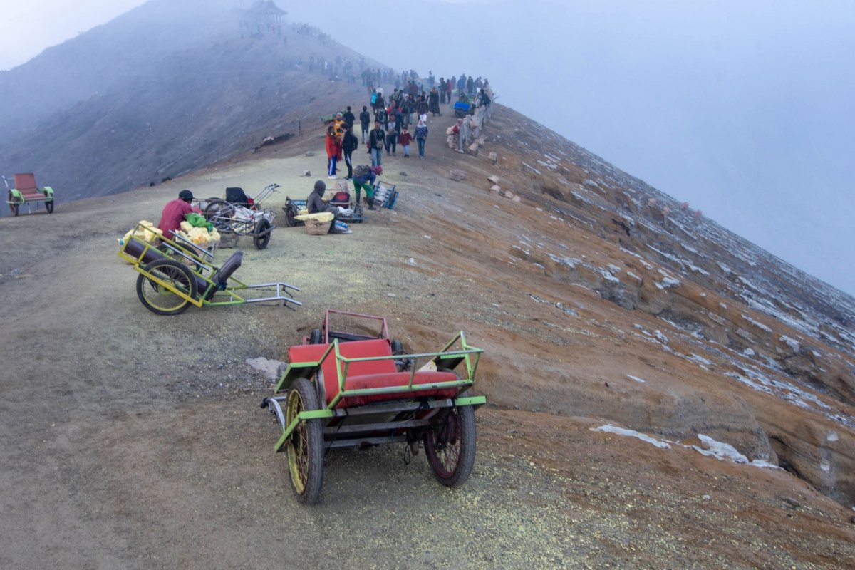 Taxikáři čekající na zákazníky