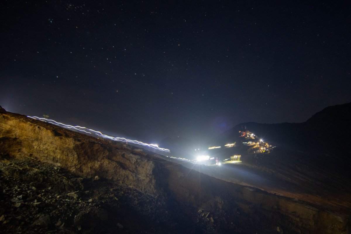 Pohled na přicházející turisty