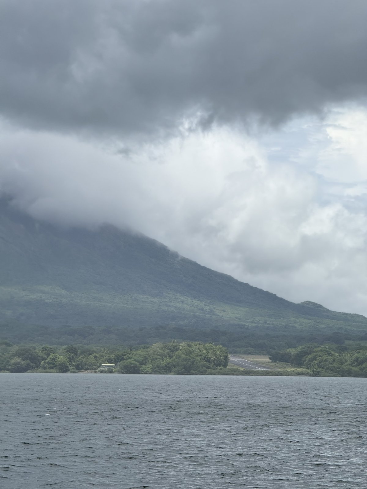 Ostrop Ometape s letištěm