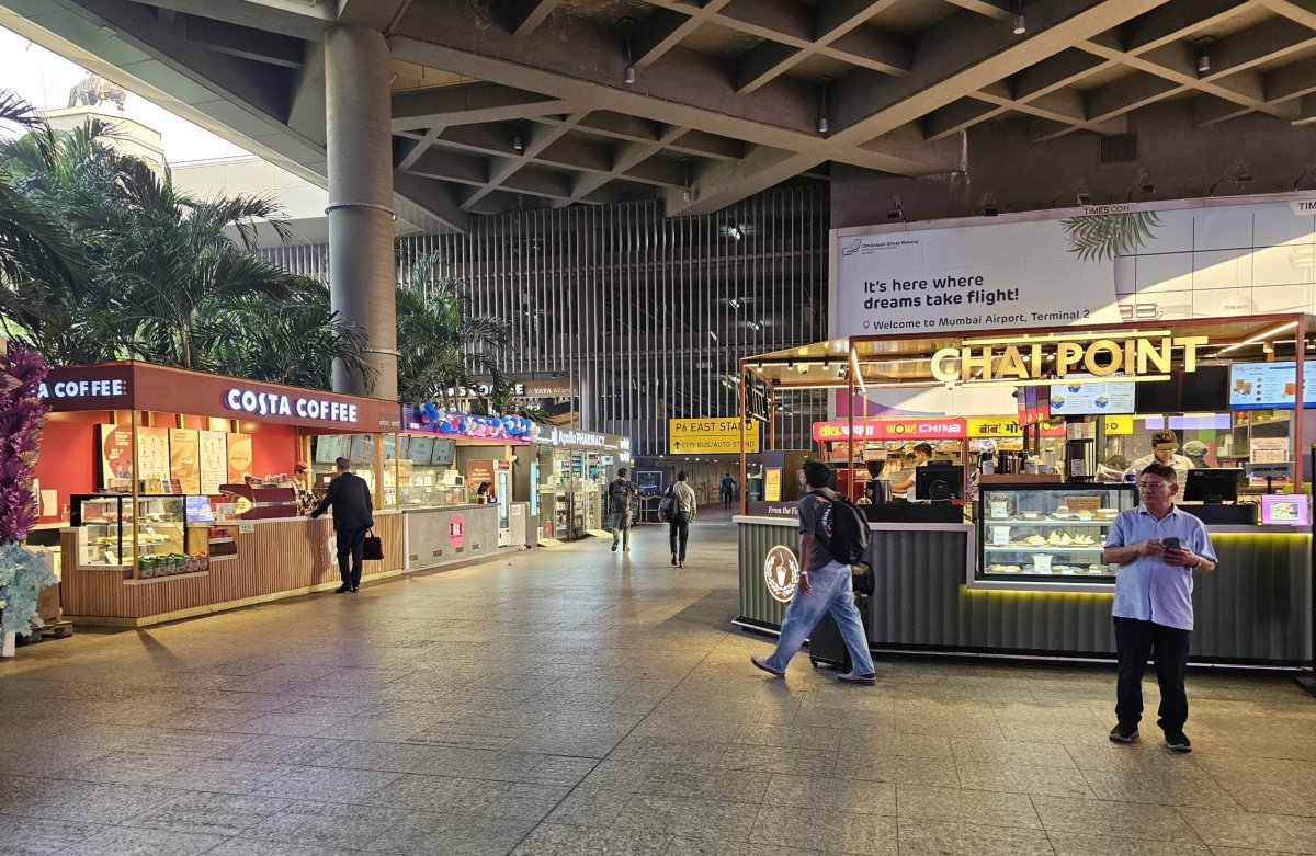 Občerstvení před terminálem 2