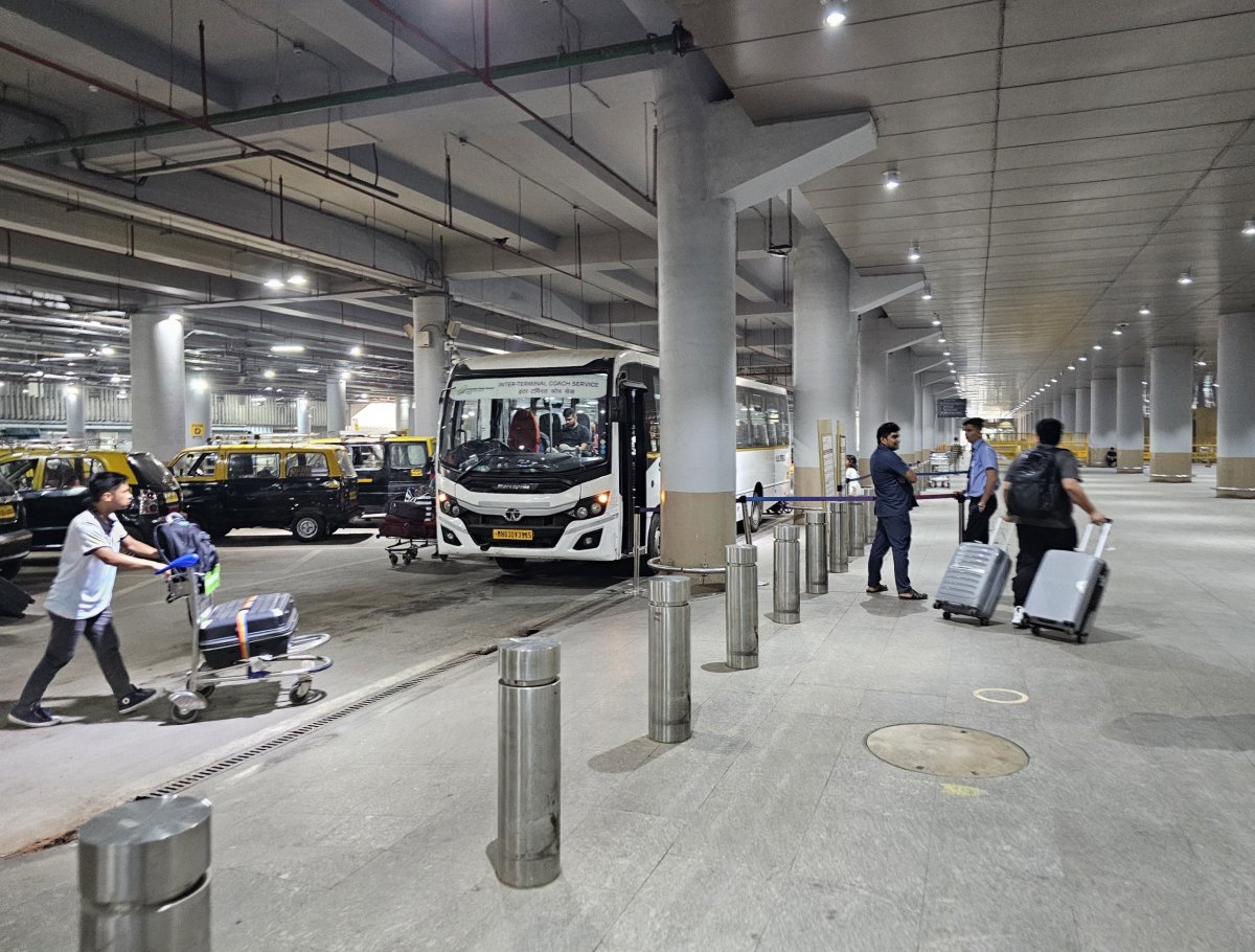 Zastávka kyvadlového autobusu, terminál 2