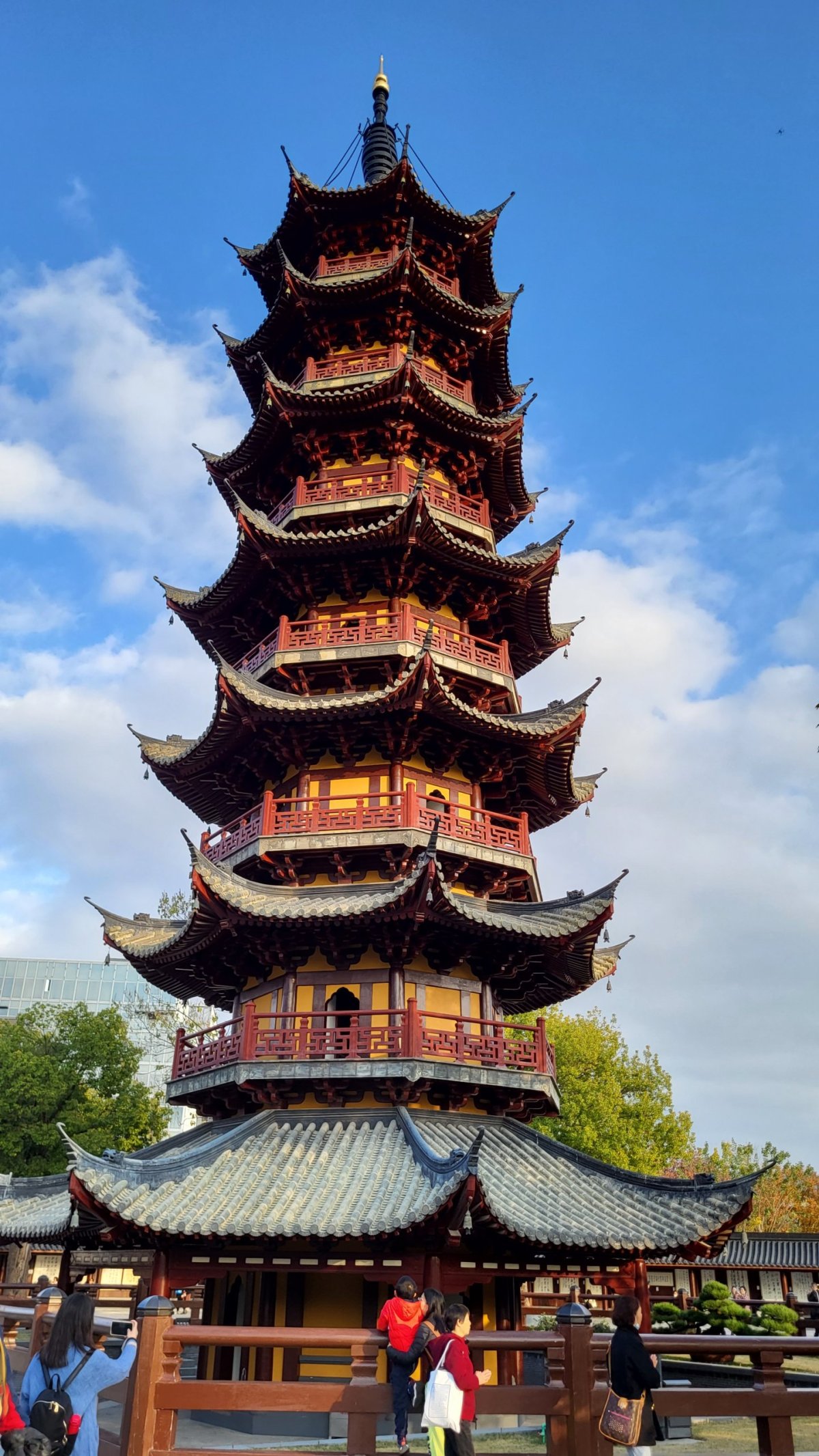 6patrová pagoda v chrámu Longhua