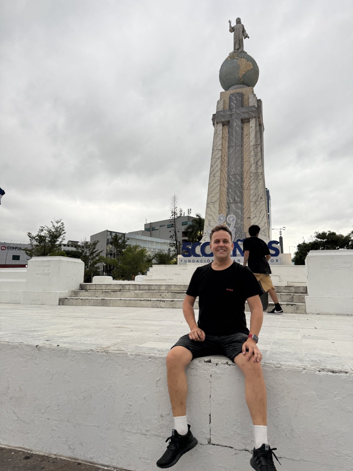 Monument Divine Savior od the World