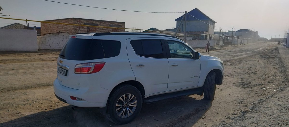 Chevrolet Trailbazer. S trabantem se k Aralu dostat prostě nelze