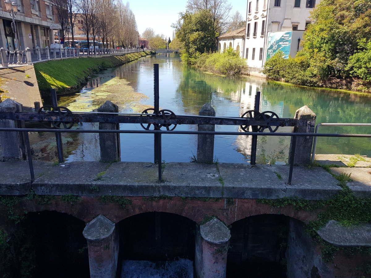 Hráz a kanál v Trevisu