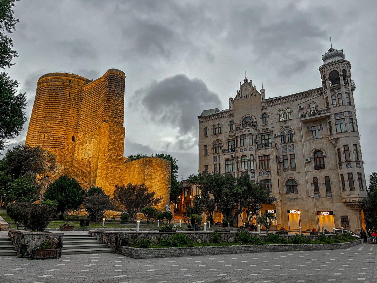 staré Baku - Panenská věž