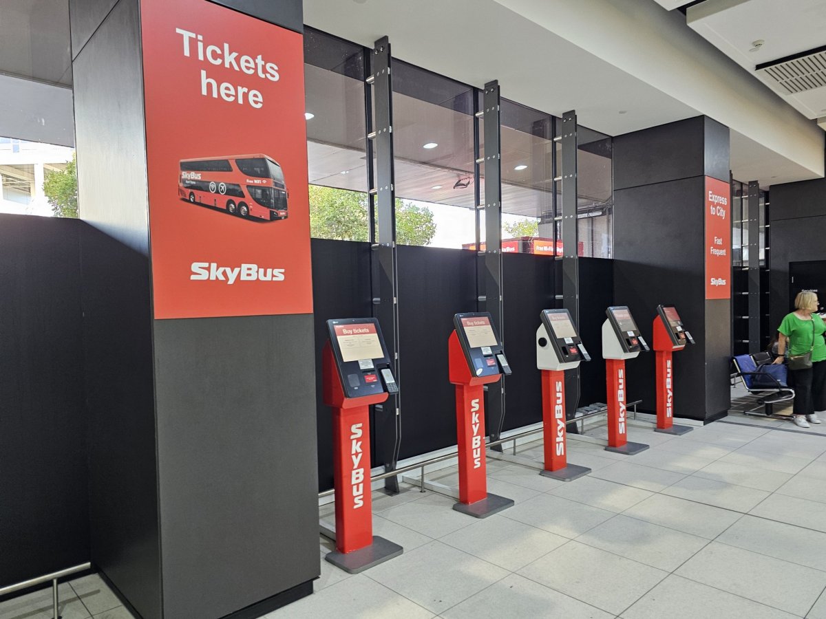 Automaty na jízdenky Skybus