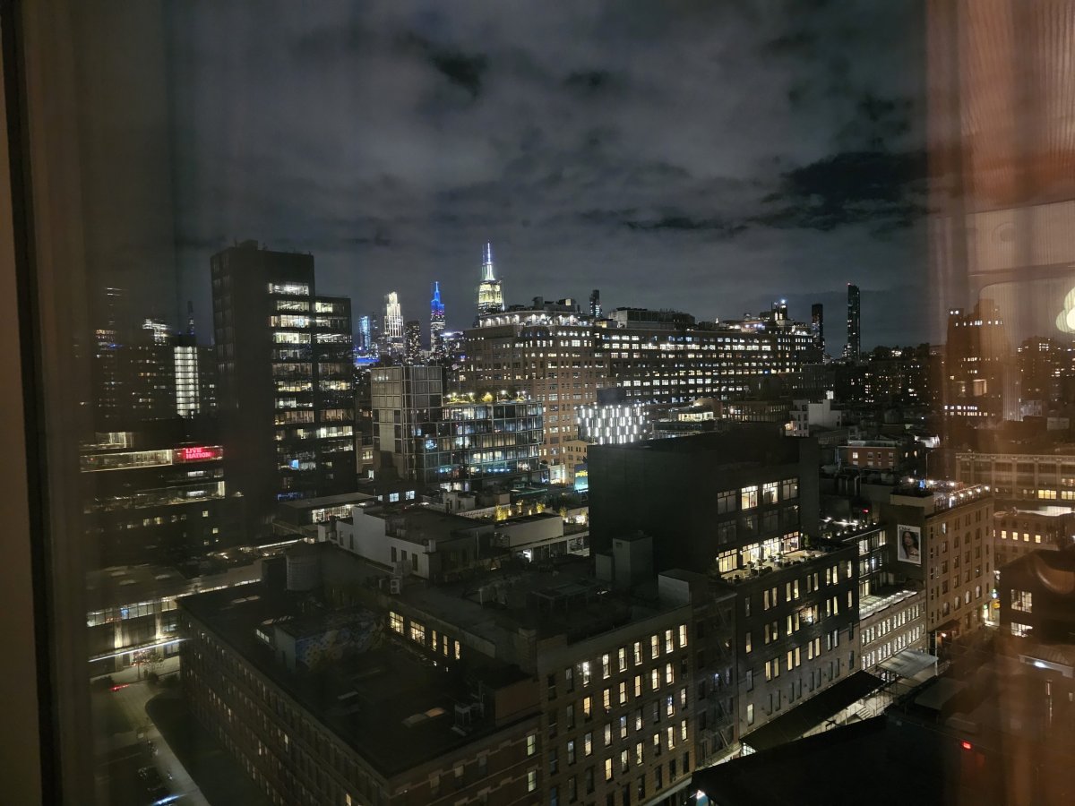 Výhled z pokoje na Empire State Building