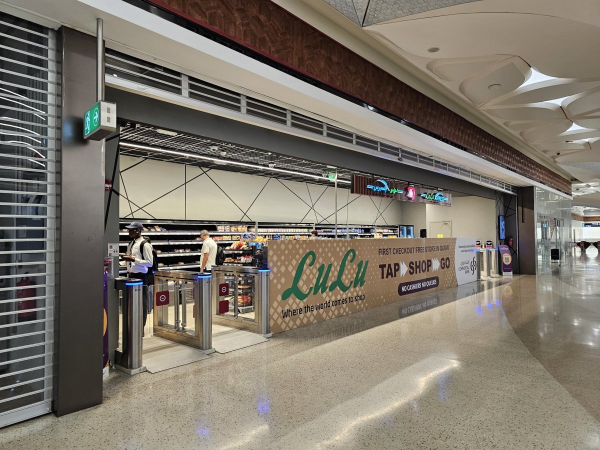 Minimarket u stanice metra