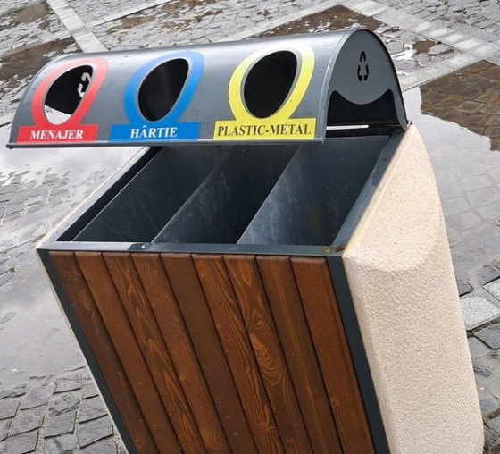 Typické pojetí rumunské trikolóry- národní barvy