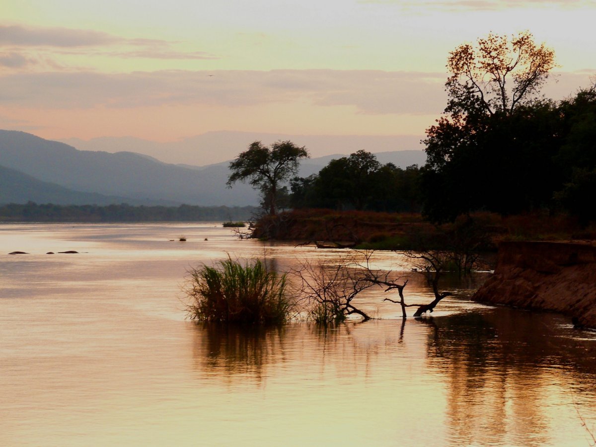 Zambezi s příchodem nového dne