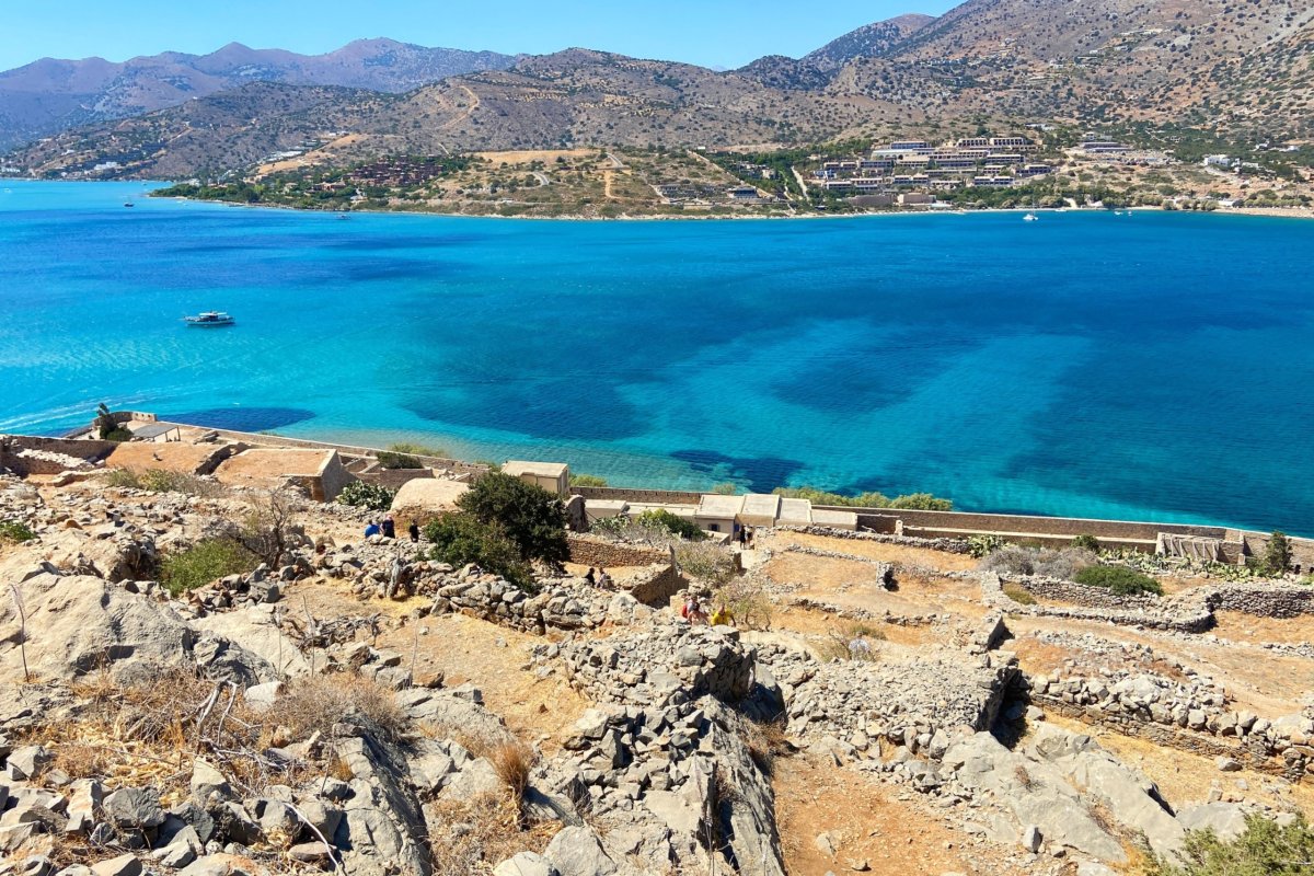 Spinalonga z vrcholu kopce