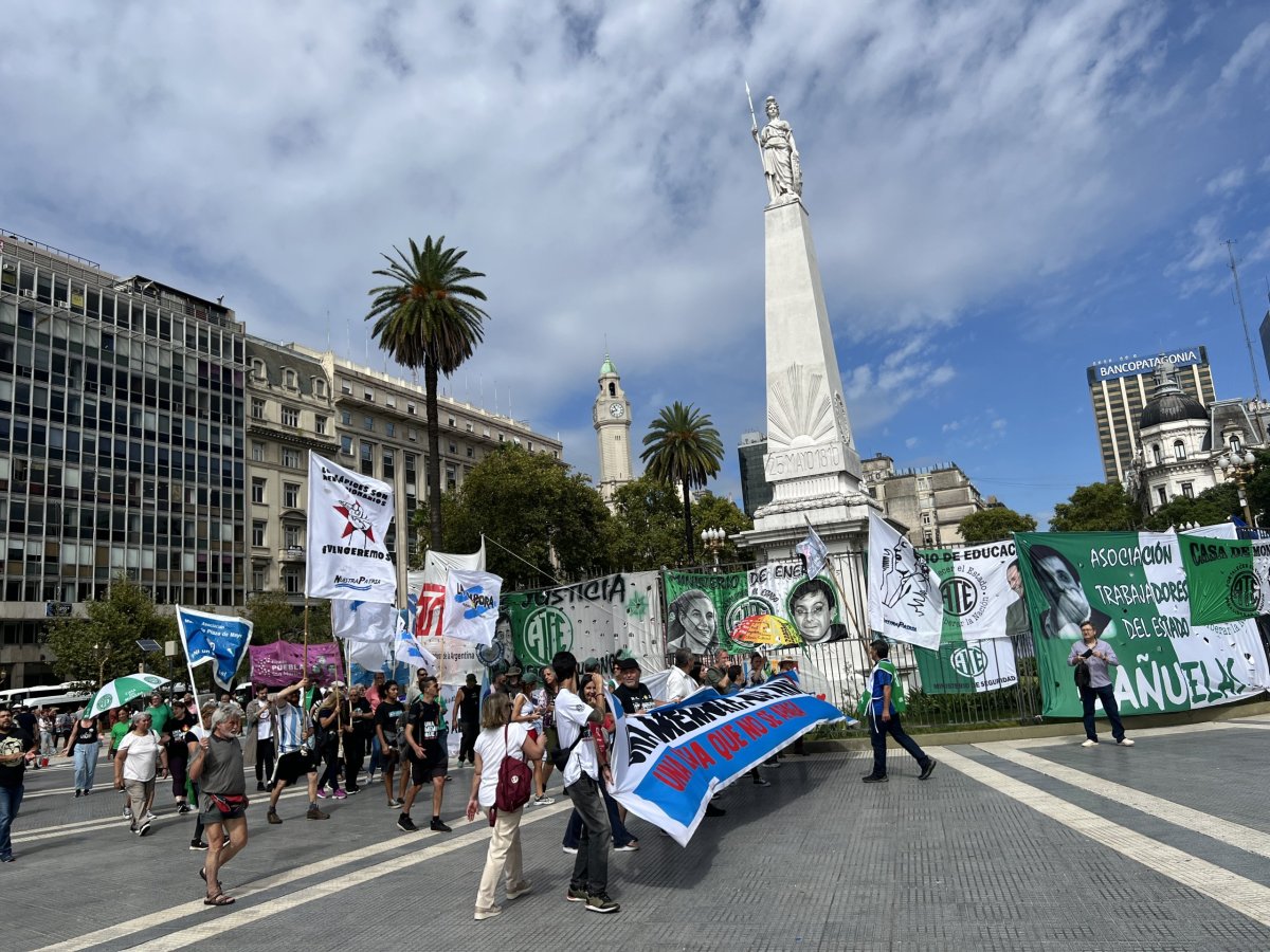 Plaza De Mayo