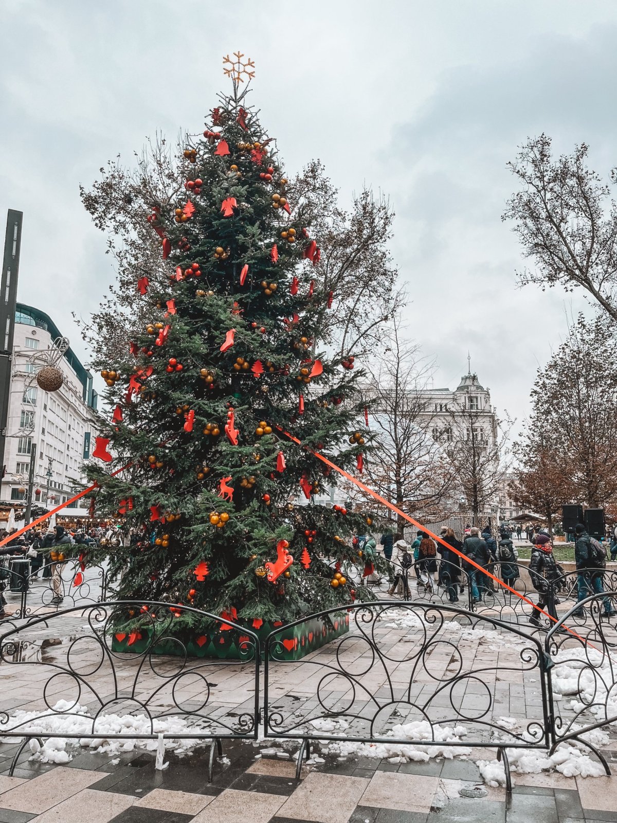 Koště na Vörösmarty tér