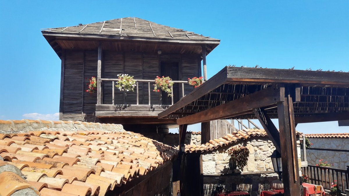 Místní architektura