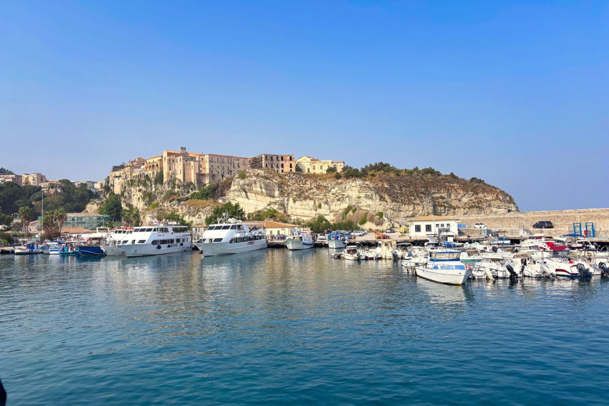 přístav Tropea