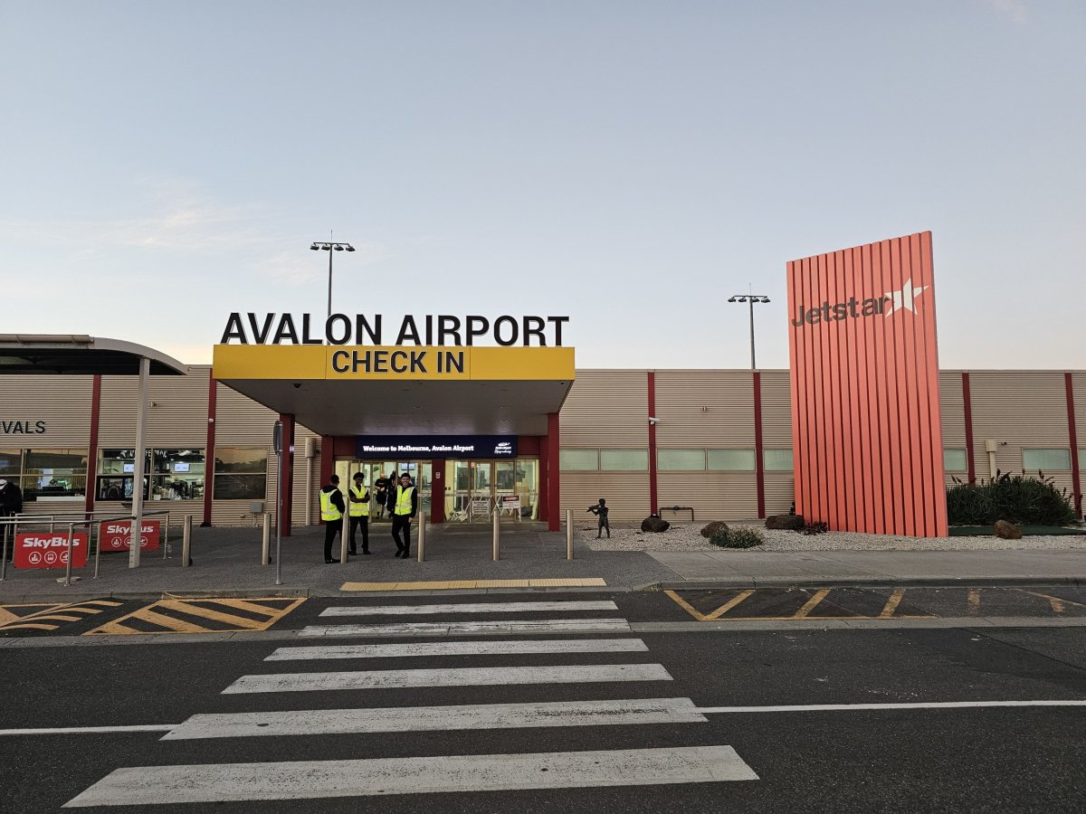 Odletový terminál letiště Avalon