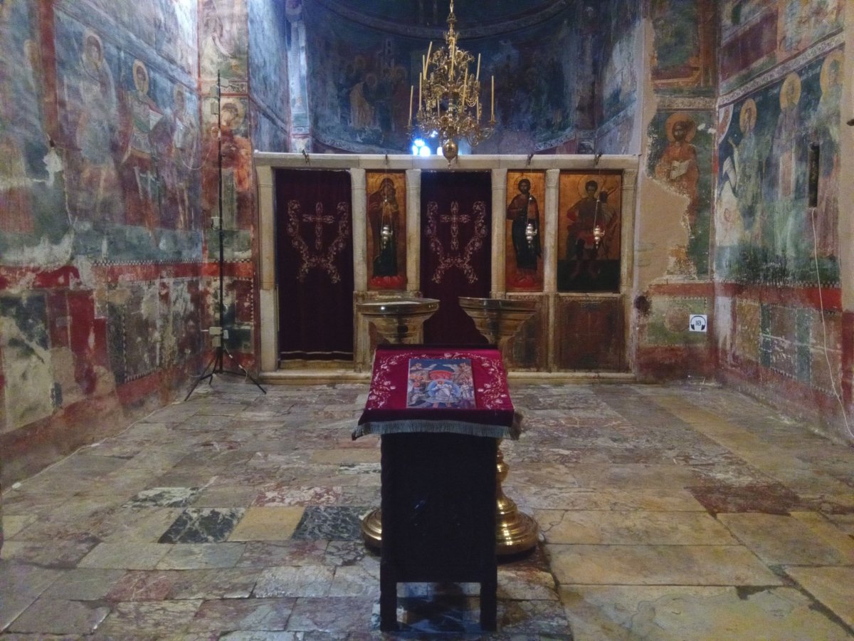 Pećský klášter zevnitř.