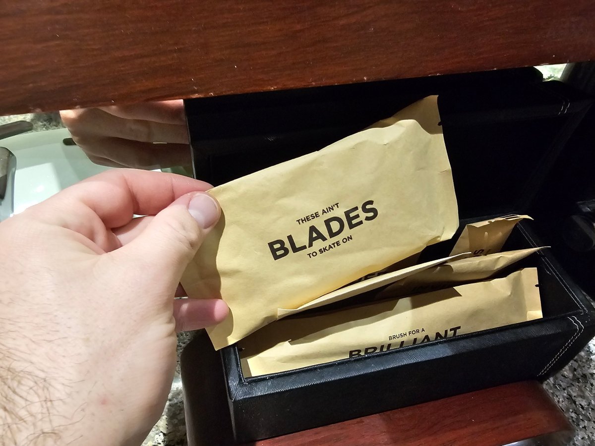 Amenity kit v koupelně